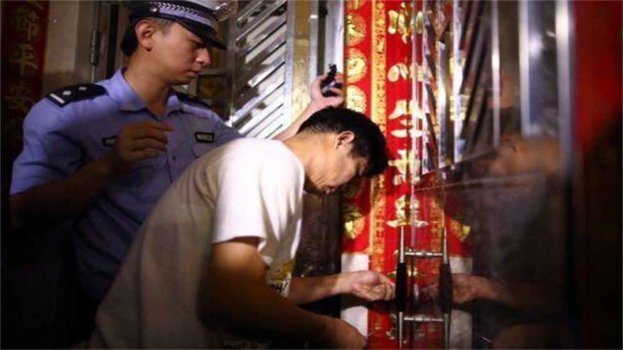 郴州请开锁师傅开了锁后，师傅